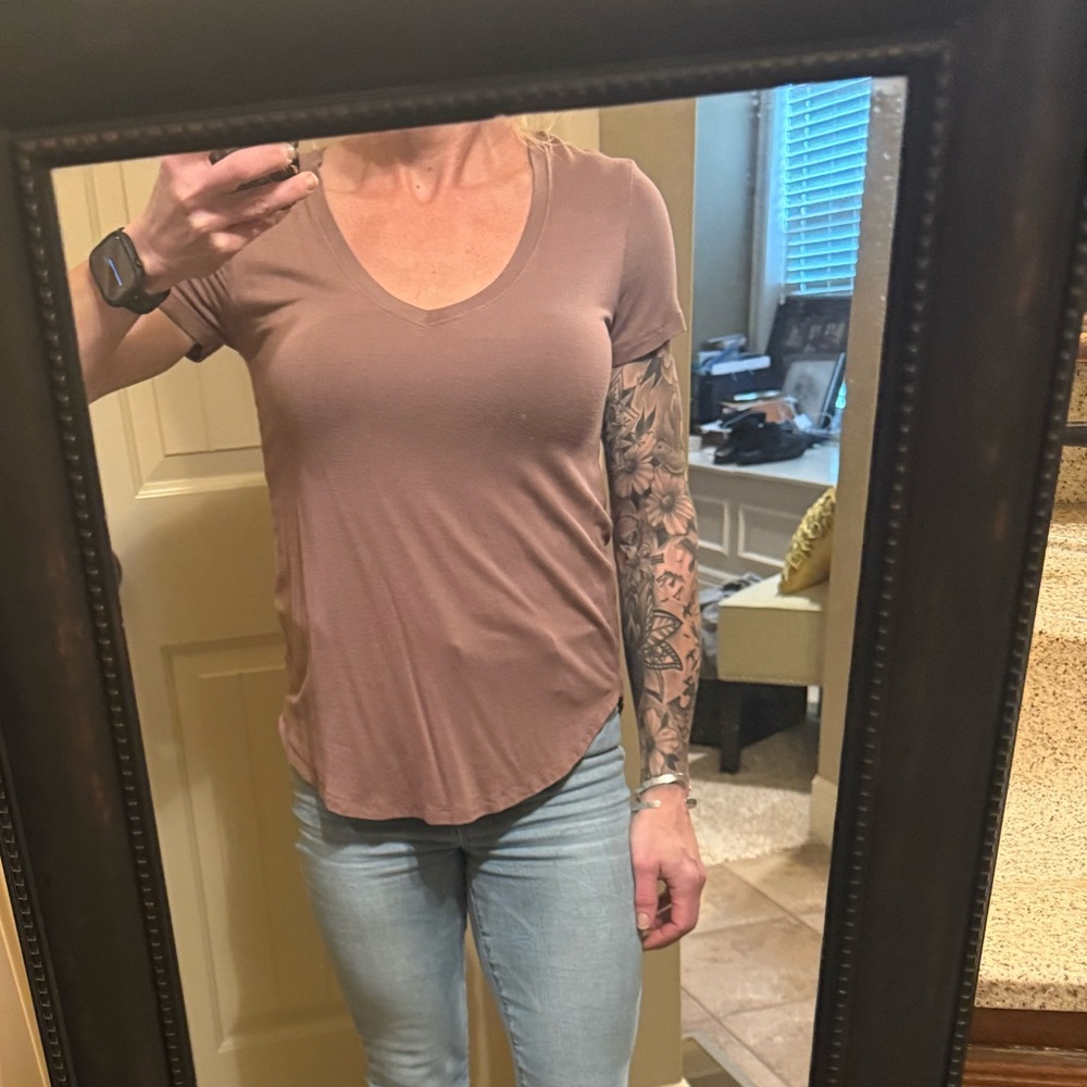 Abercrombie & Fitch v neck tee bundle